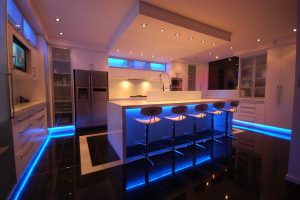 Oświetlenie nadblatowe w kuchni – co wybrać?