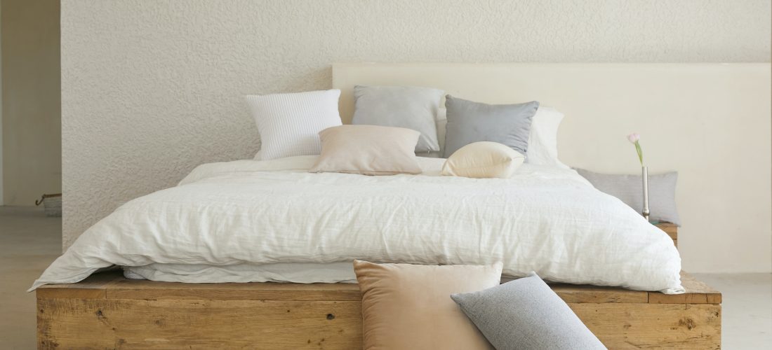 Minimalizm w sypialni – jakie meble wybrać, by zyskać na przestrzeni?