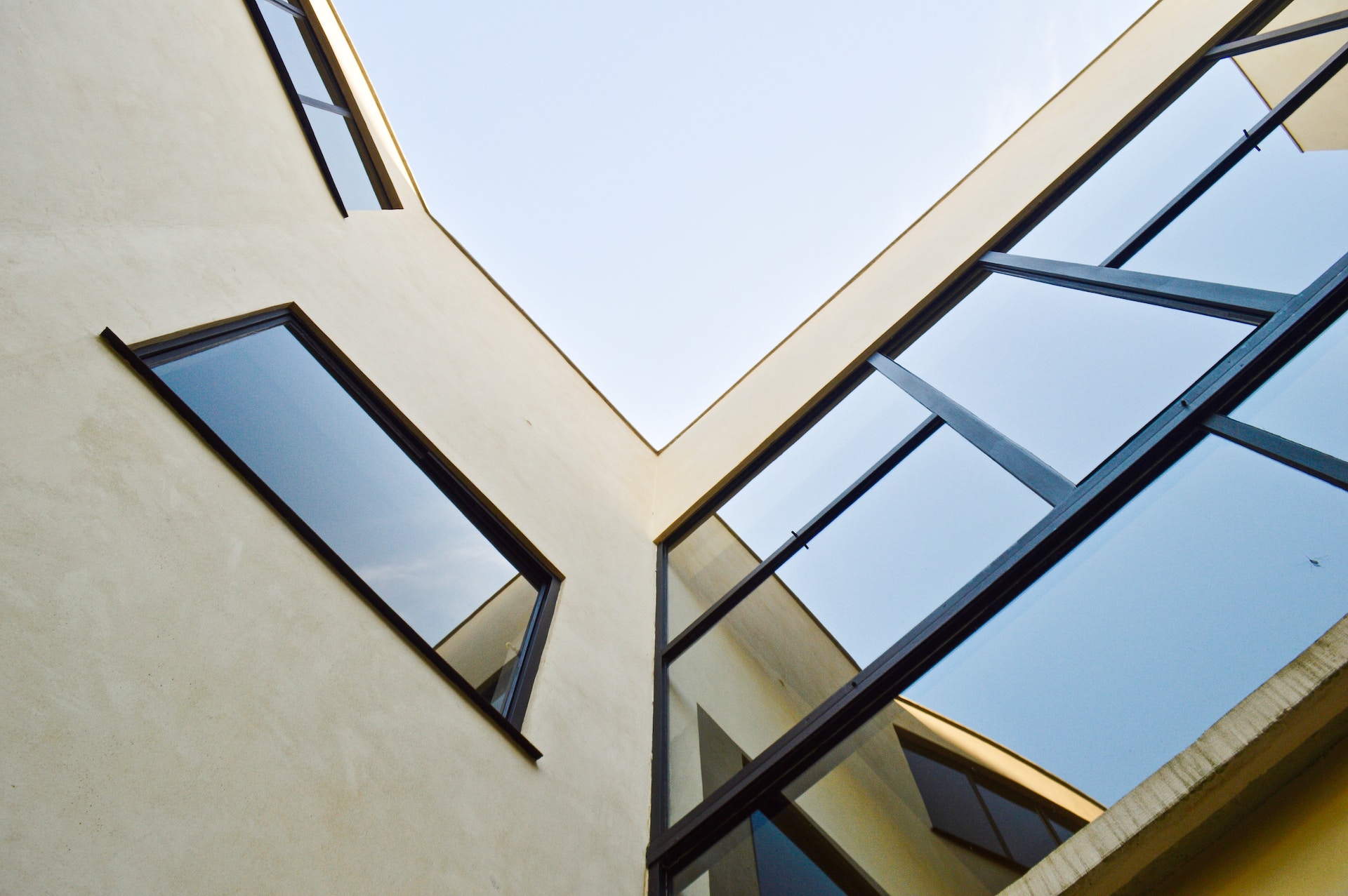 Okna z aluminium – doskonała alternatywa dla stolarki z PVC